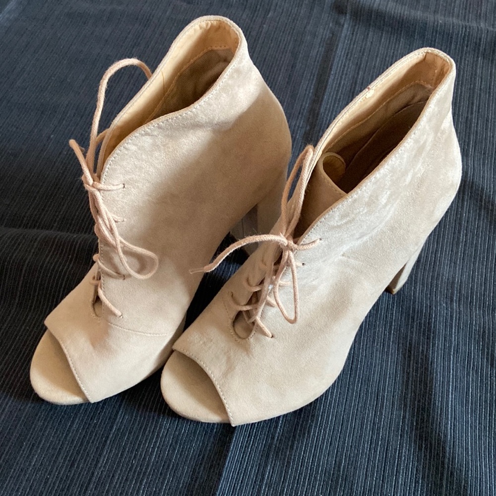 Wild Diva tan lace up heels, size 6